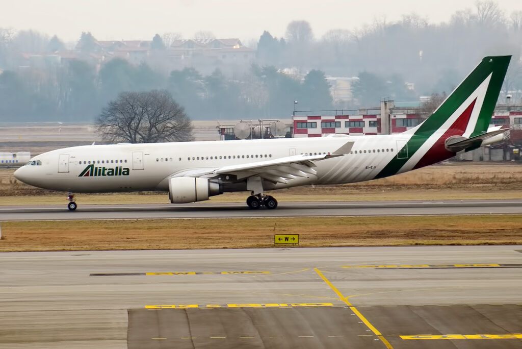 Alitalia, la società verrà rilanciata dallo Stato con 3 miliardi di aiuti