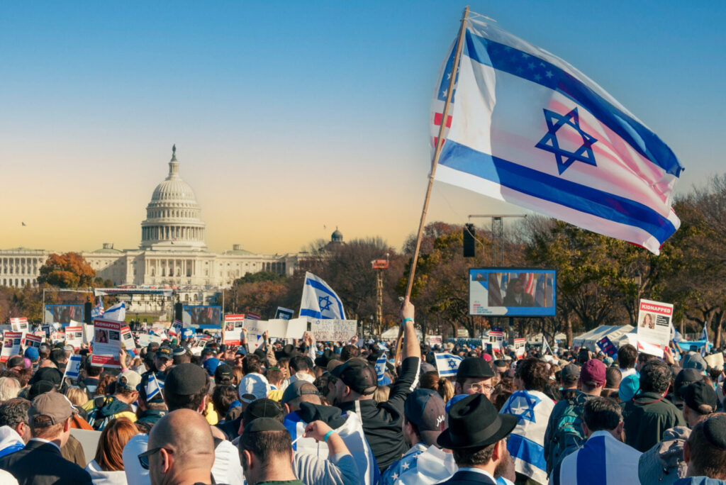 ISRAELE AFFONDA, L’IRAN RISPONDE